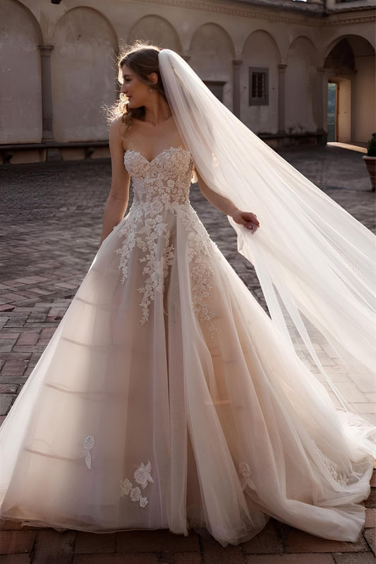 Romantisches Brautkleid aus Tüll Hochzeitskleider mit Spitze