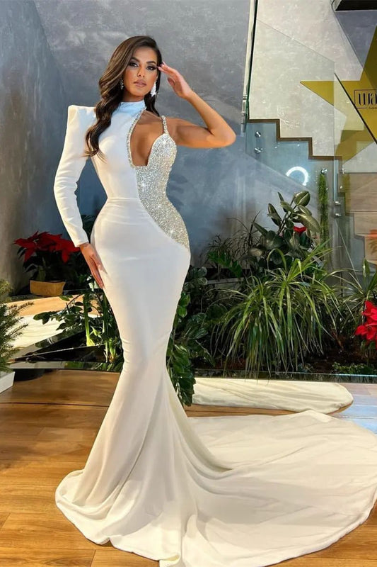 Wunderschönes weißes One-Shoulder-Abschlussballkleid im Meerjungfrau-Stil mit Cut-Outs