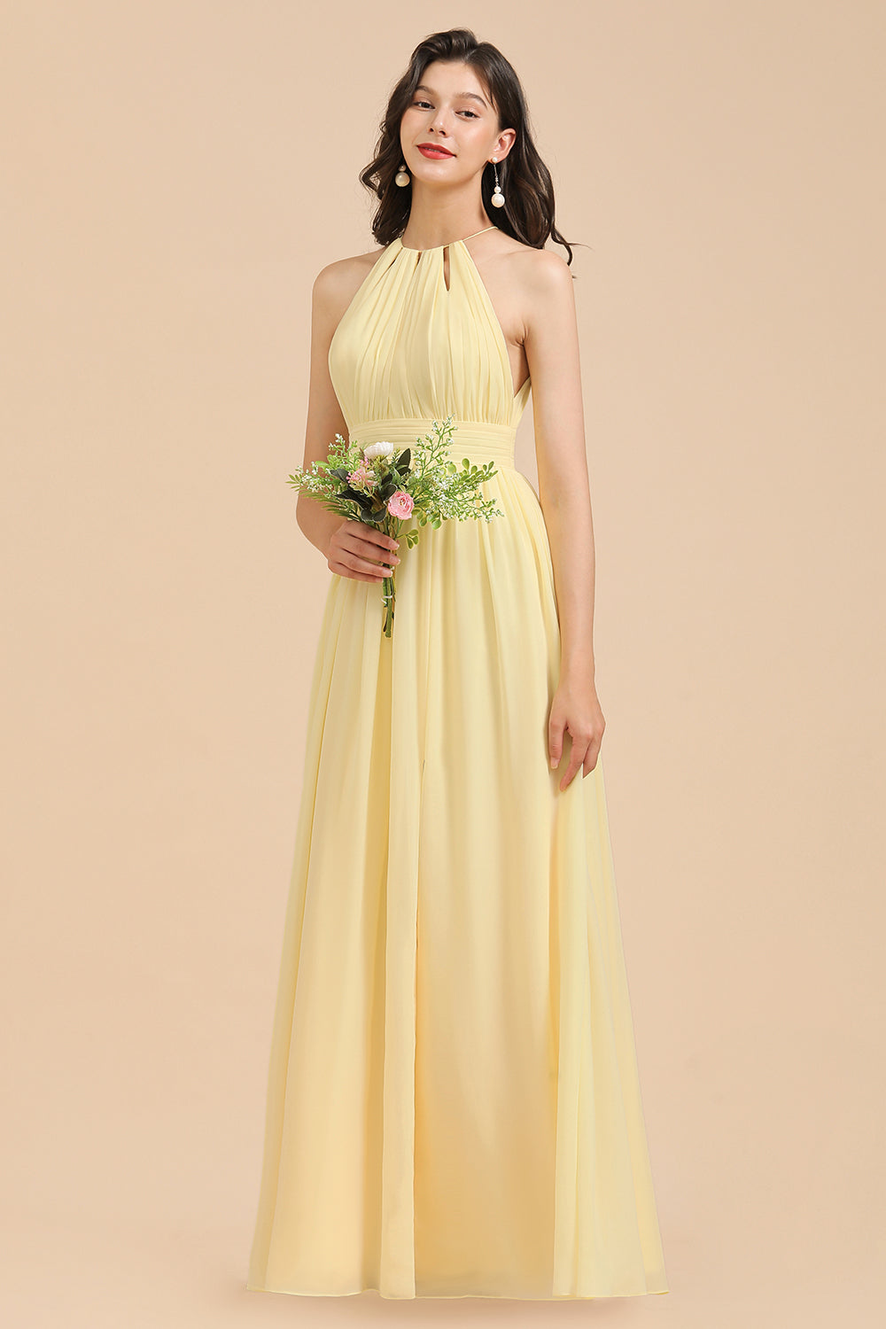 Neckholder Ärmellos Daffodil Chiffon Bridesmaid Dress with Rüschen