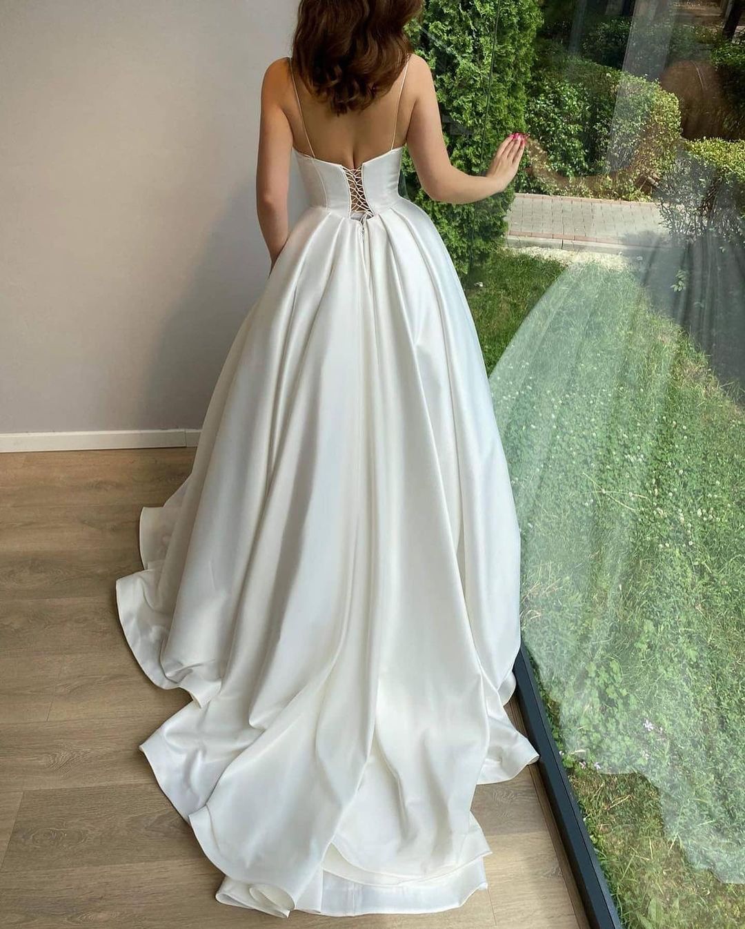 Ballkleid, herzförmiges, langes Brautkleid aus Satin mit Spaghettiträgern