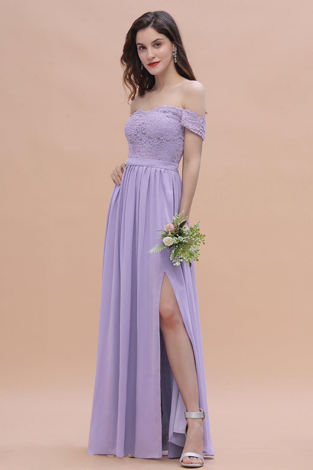 Suchen Sie Brautjungfernkleider Lang Lavender online bei babyonlinedress.de. Hochzeitsgäste Partykleider Günstig für Sie zur Hochzeit gehen.